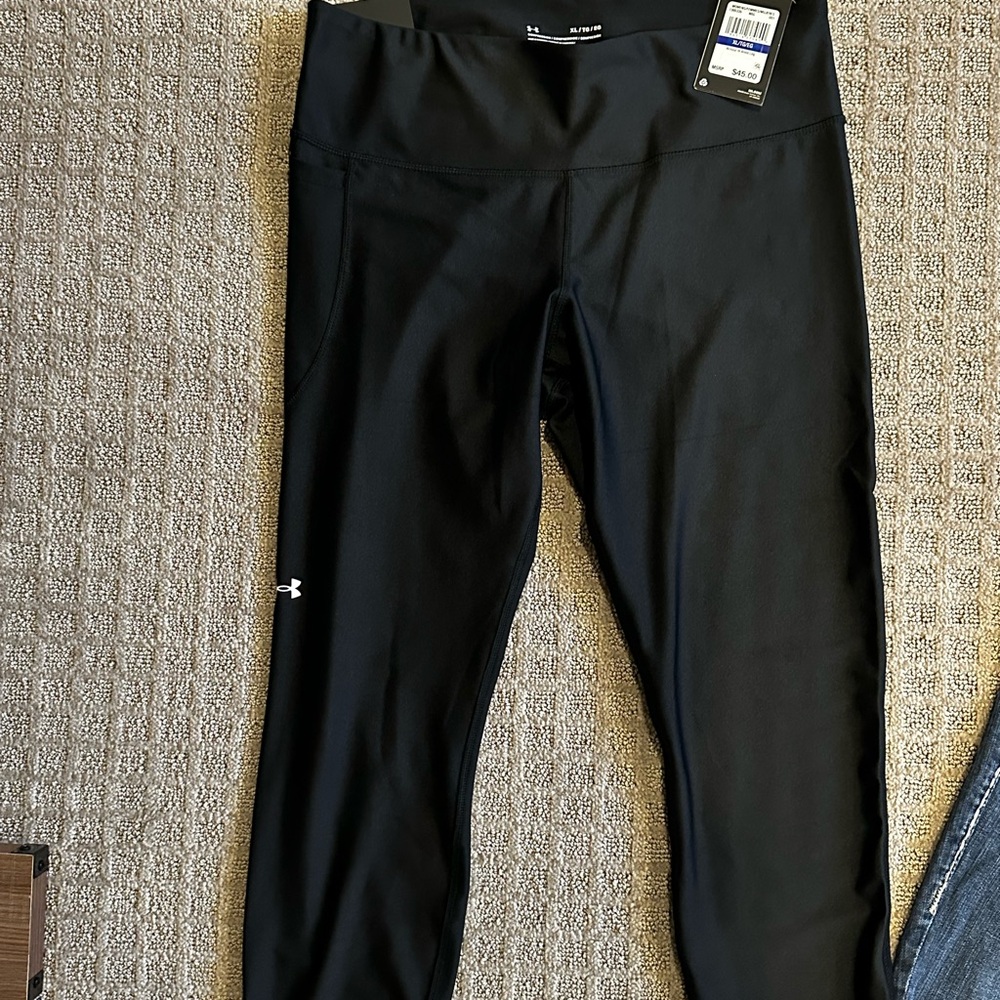 NWT Under Armour Compression Black Leggings